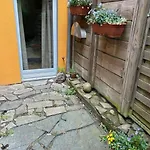 Einliegerwohnung Mit Wintergarten 公寓