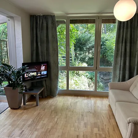 Einliegerwohnung Mit Wintergarten * Клайнмахнов