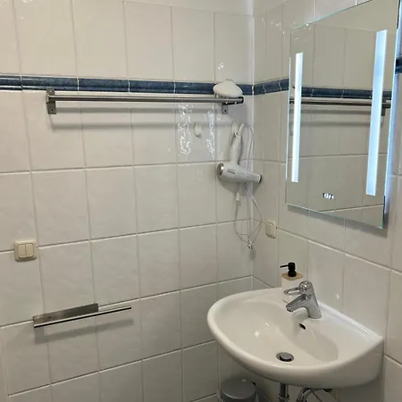 Einliegerwohnung Mit Wintergarten Клайнмахнов