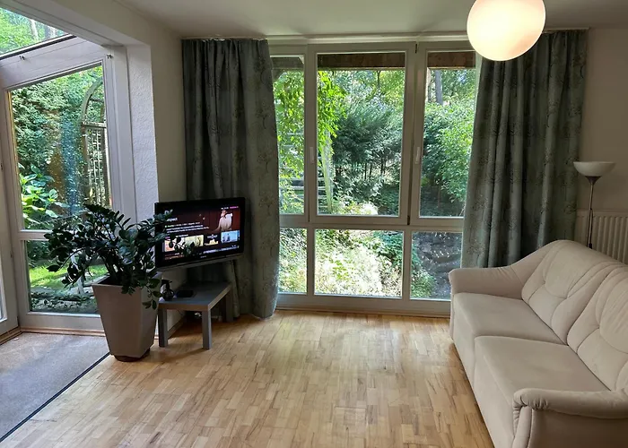 Einliegerwohnung Mit Wintergarten * Kleinmachnow